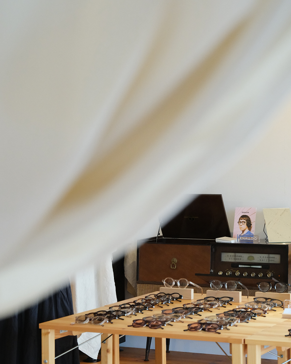 ENALLOID POP UP @ aire ameno